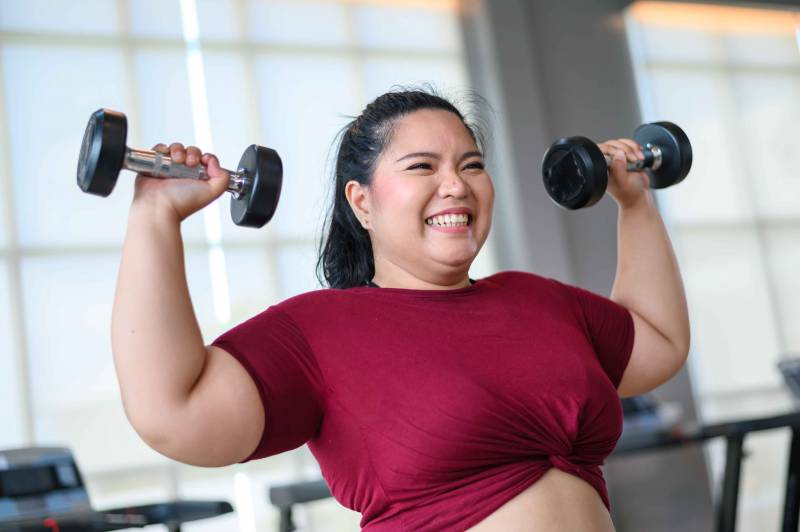 Coach privé pour femme souhaitant perdre 15 kilos sans effet yoyo avec plan alimentaire adapté et séances brûle-graisse structurées à Marseille Corniche, Endoume, Roucas Blanc, Bompard